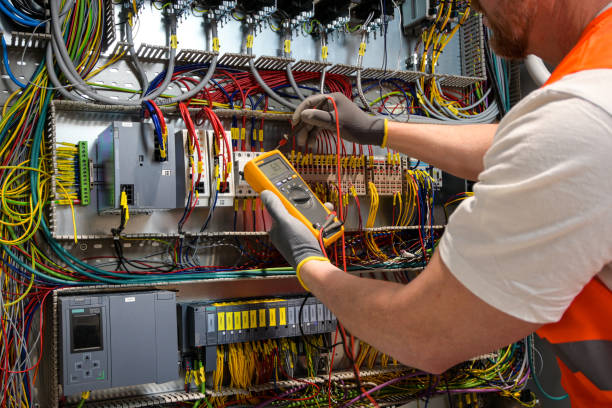 Best Circuit Breaker Repair  in Allouez, WI
